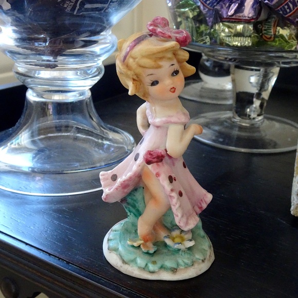 Vintage Sassy Dancing Flower Garden Girl Figurine Cute Country Cottagecore Decor - Picture 2 of 6